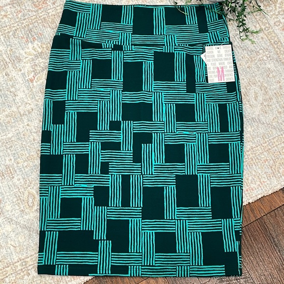 LuLaRoe Cassie skirt - Picture 1 of 7